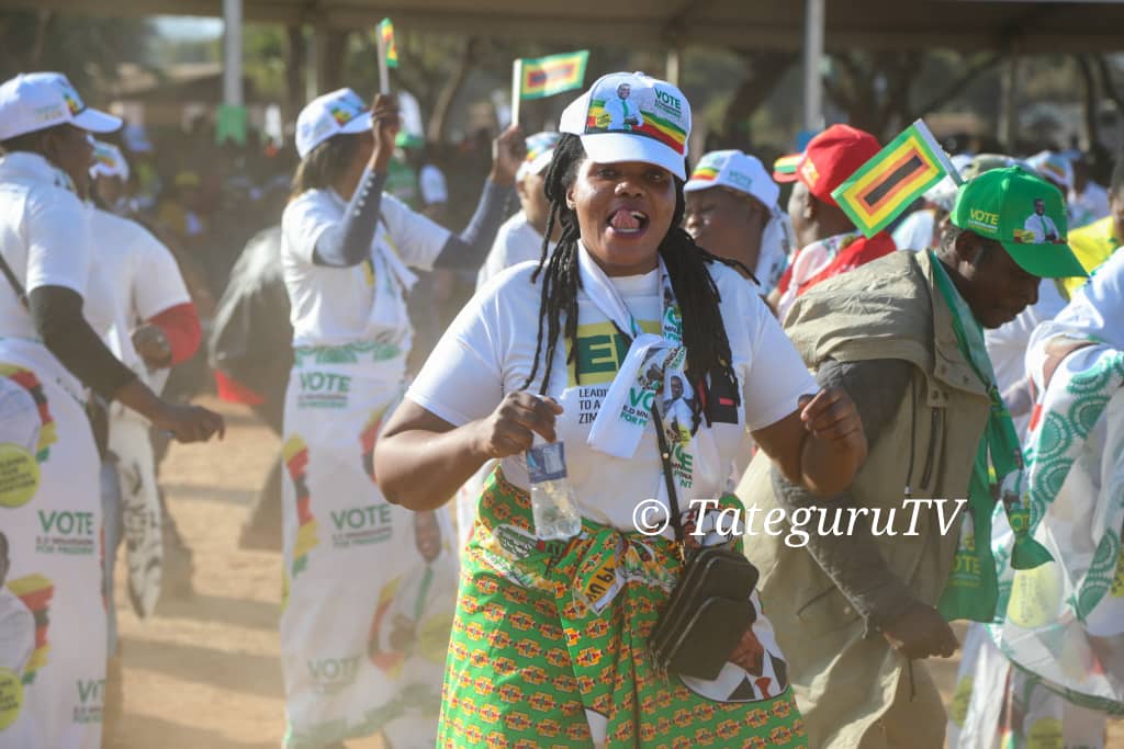 makotoremelanie's tweet image. August is upon us, this month we go tsepete tsepete @edmnangagwa I can hear the sound of victory. This monthend will be blissful as the nation celebrates #5moreyears