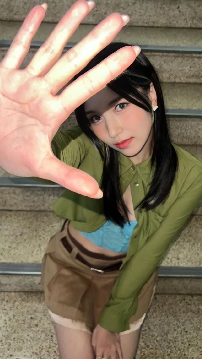 vronciraptor's tweet photo. ⠀
                  Summer Veronica
                      Not new to rp. 
              Like &amp; rt to be mutuals. 

͏͏͏⠀ https://t.co/aertZztyKp