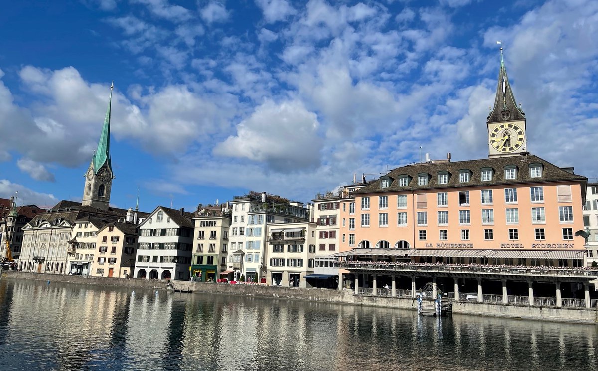 Schönen #SchweizerNationalfeiertag! 🇨🇭 🤗

Wir wünschen euch allen einen schönen 1. August.🎉🎉🥳🥳

#Nationalfeiertag #FeteNationaleSuisse #FestaNazionaleSvizzera #FiastaNaziunalaSvizra #bundesfeiertag #1august #1eraout #1agosto #Schweiz #Suisse #Svizzera