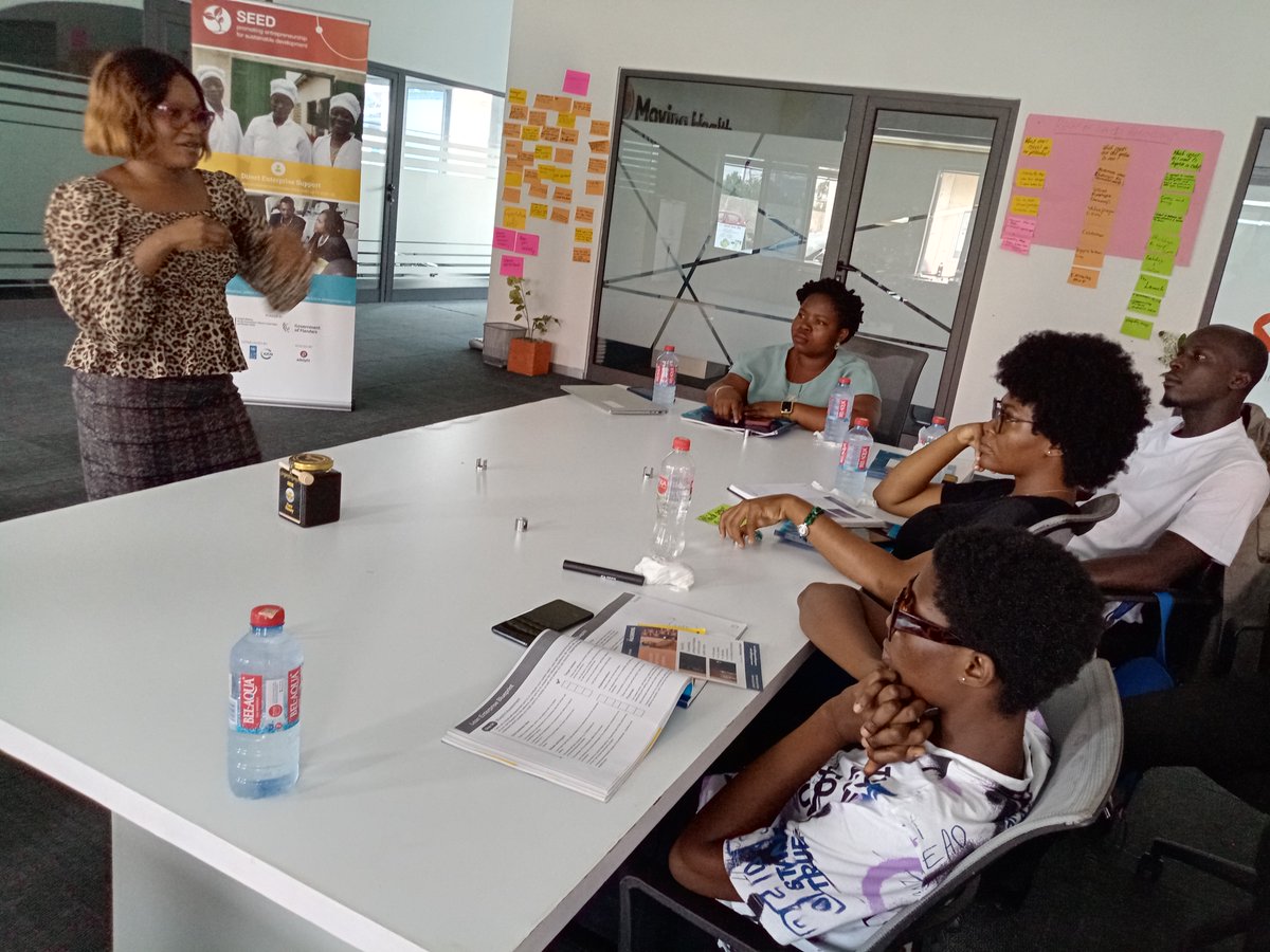SEED_SustDev's tweet photo. 📍SEED Replicator Workshop in Accra, #Ghana

Starting an eco-inclusive #business can be challenging, but our successful #enterprises are always ready to support others in their entrepreneurial journey🙏🚀 https://t.co/NCcsN866X7