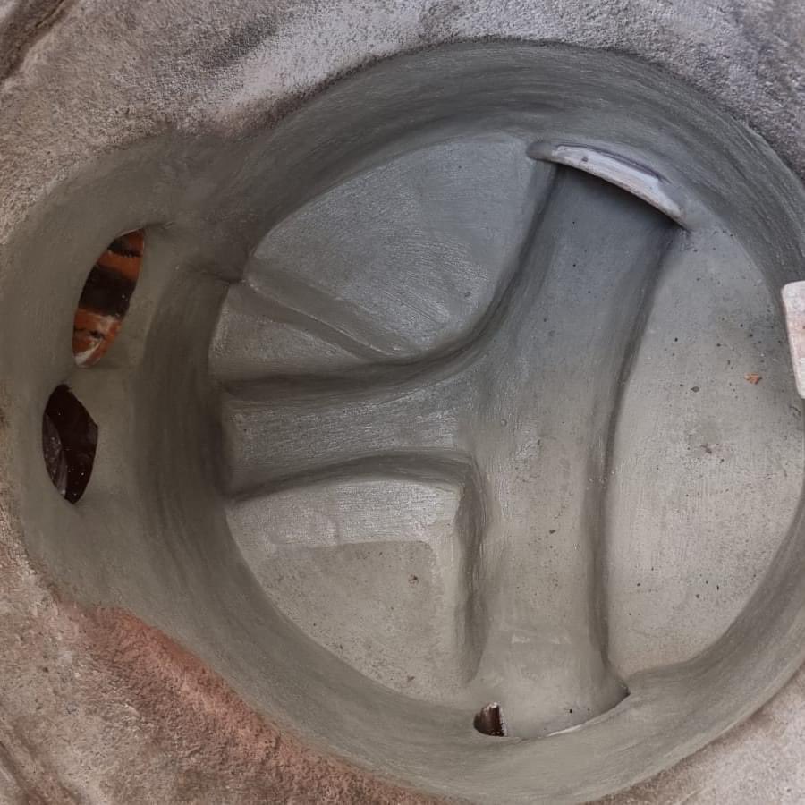 HT_technologie's tweet photo. 🔧🚧 Rebuilding manhole benching?

💡 Introducing our WW-Plastic Modified Mortar! Quickly fixes wastewater damage in <30 mins.

💪 Provides durable adhesion, withstands harsh conditions.

✅ ERGELIT-SBM rebuilds damaged benching, restores structural integrity. https://t.co/5pR3ssItQ4