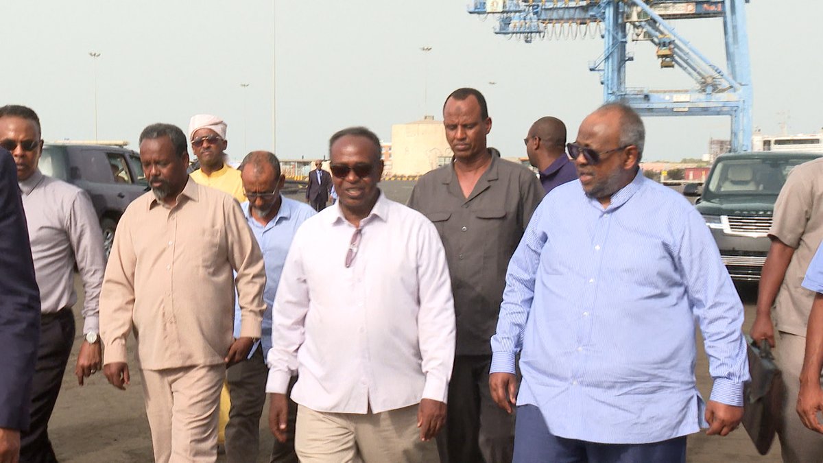 DoralehS's tweet photo. The Djibouti Shiprepair Yard has arrived at Port of Djibouti SA. It was inaugurated by HE. Ismael Omar Guelleh and Senior Port Officials.
 @DoralehS @djama_darar @portdedjibouti @habonabdourahm2 @Ahmedaouled1Ali @IDouhour https://t.co/F3NuIWFEQI