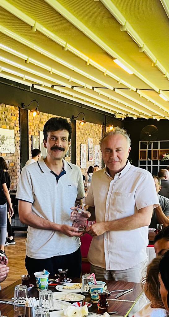 Bafra_Ram's tweet photo. 2017-2023 yılları arasında Bafra Rehberlik ve Araştırma Merkezi müdürü olarak görev yapan İlker KARAKAYA’yı yeni atandığı Atakum Altınkum Özel Eğitim Uygulma Merkezine uğurladık. Müdürümüze yeni görevinde başarılar dileriz. https://t.co/Ok93AA8gUS