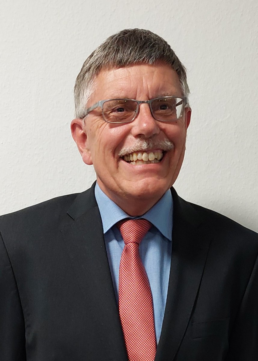 Vorsitzender Richter am Oberlandesgericht Hanspeter Teetzmann im Ruhestand. Leiter des Ambulanten Justizsozialdienstes Niedersachsen verabschiedet. Mehr Informationen unter: …desgericht-oldenburg.niedersachsen.de/startseite/akt…