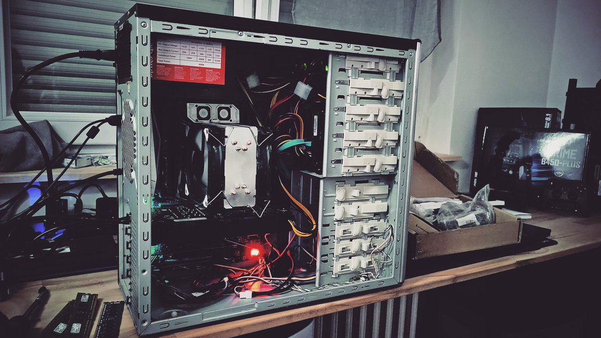 🎉 JEU CONCOURS🎉
Tente de gagner le serveur de SUPERBOKI 💾🖥️

Pour participer :
1️⃣ Suivez notre compte.
2️⃣ Retweetez ce post.
3️⃣ Mentionnez 2 amis qui adoreraient aussi avoir ce serveur à la maison 😍

🏆 TAS le 31/08/2023. Bonne chance à tous ! 🍀 #JeuConcours