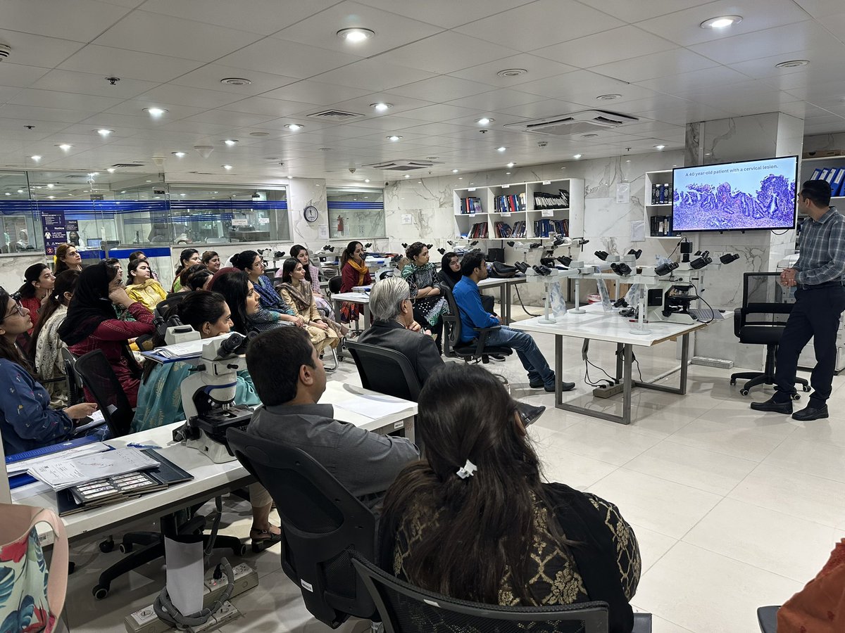 OmarChughtai's tweet photo. Tuesday morning academic session at @ChughtaiLab Department of Histopathology. Residents and Consultants all in attendance. 
#Pathology #NeverStopLearning https://t.co/kbtU5yRwOD