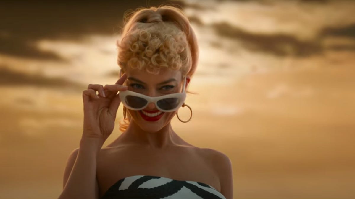 cousaaaarr's tweet photo. Barbie (2023) dir. Greta Gerwig

Una meravella. És divertida, els personatges són una passada i el guió una bomba per poder posar sobre la taula un tema súper necessari. L'ha de veure tothom sisplau (Si sou Kens, més motiu per que aneu).
És una peli importantíssima socialment❤️ https://t.co/L2CDaVrEzr