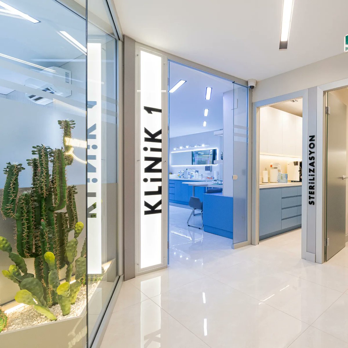 Proje tasarım ve uygulamasını yaptığımız Nev-A Dent açıldı. ✨️

The Nev-A dent Clinic, which we designed and implemented the was opened. ✨️

.

.

.

.

#interiordesign #clinicdesign #dentalclinic #interiorlovers #interiorarchitect #architect #architecturephotography