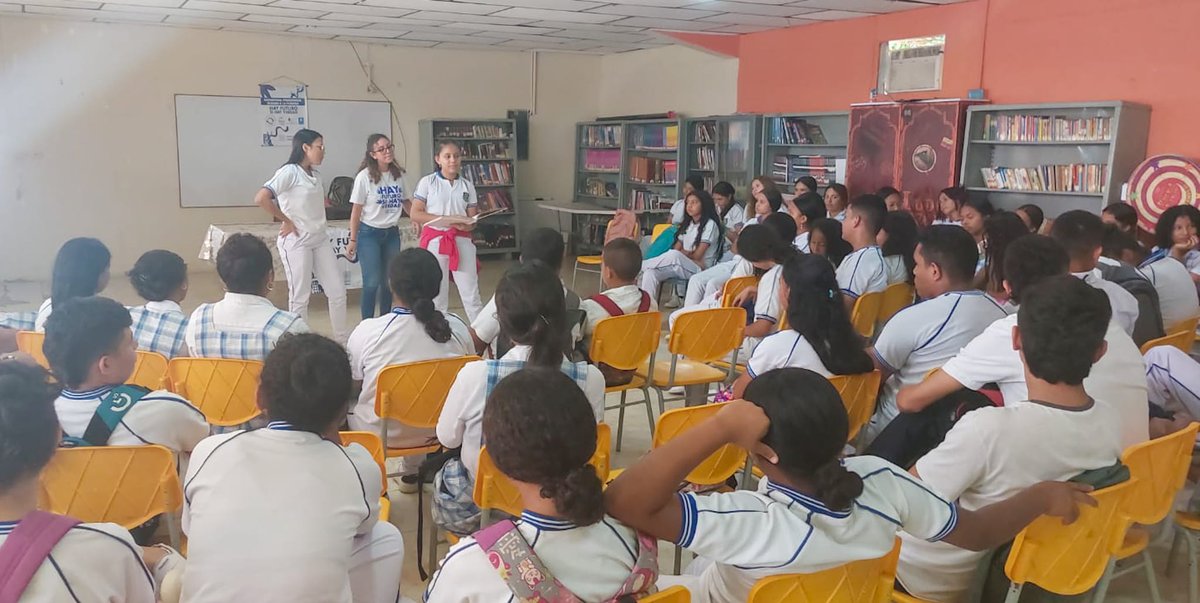 MPDLCantabria's tweet image. En el marco del proyecto &quot;Construyendo Paz y Convivencia en los Montes de María&quot; (Colombia), financiado por el @cantabriaes, MPDL Colombia y @fundahogarjuve compartieron el informe final de la Comisión de la Verdad con 573 estudiantes de 15 centros educativas. #EducaciónParaLaPaz