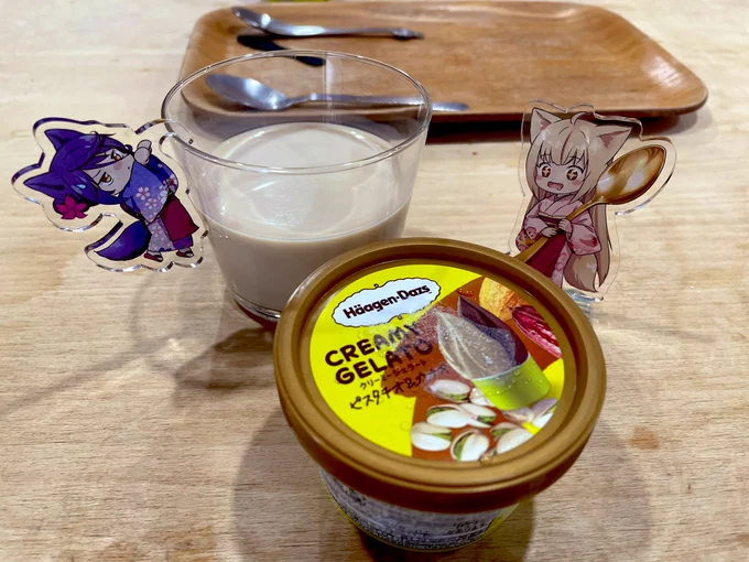 柚「皐ちゃんあいすくりんですよ!美味しそうですね櫻ちゃんもう食べちゃったんですか」