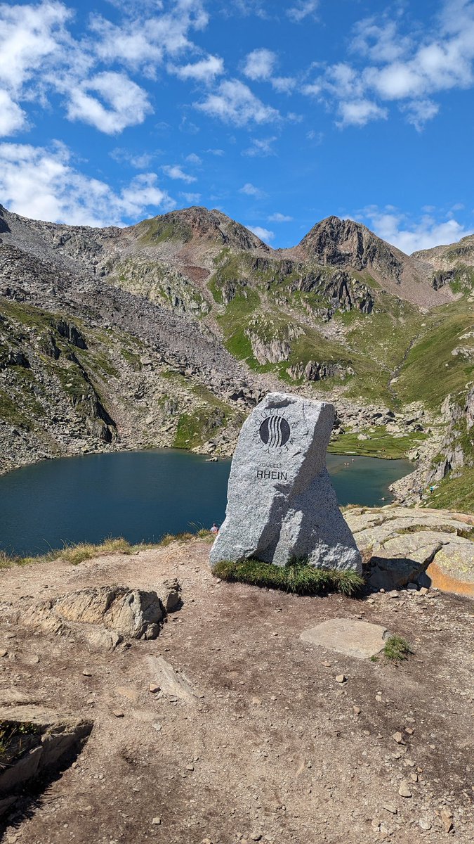 Habe mir gestern angeschaut wie der Rhein schlüpft.