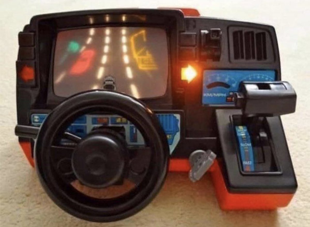 David_Payan2's tweet image. Avant de jouer à Gran Turismo et Forza, on jouait là dessus 🏁