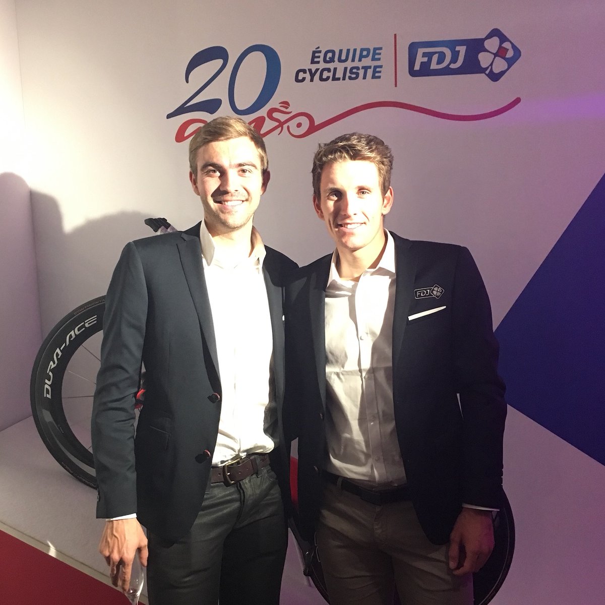 11 saisons à t'accompagner et vibrer ensemble ! Merci <a href="/ArnaudDemare/">Arnaud Demare</a> 🤜🤛 Bonne route Nono !