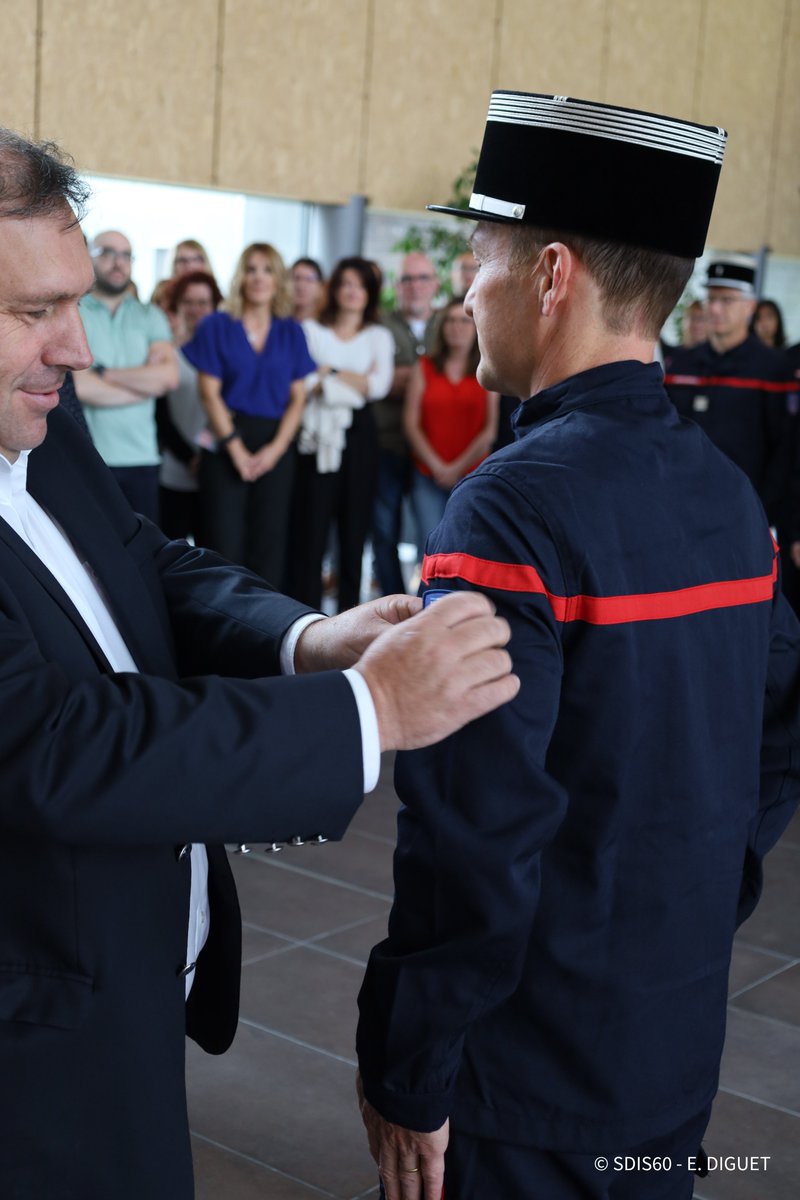 #viedecorps
Depuis ce matin le colonel Christophe Betinelli est le nouveau directeur départemental adjoint des services d’incendie et de secours de l’Oise.

Nous lui souhaitons une bonne prise de fonction et une pleine réussite dans ses missions.