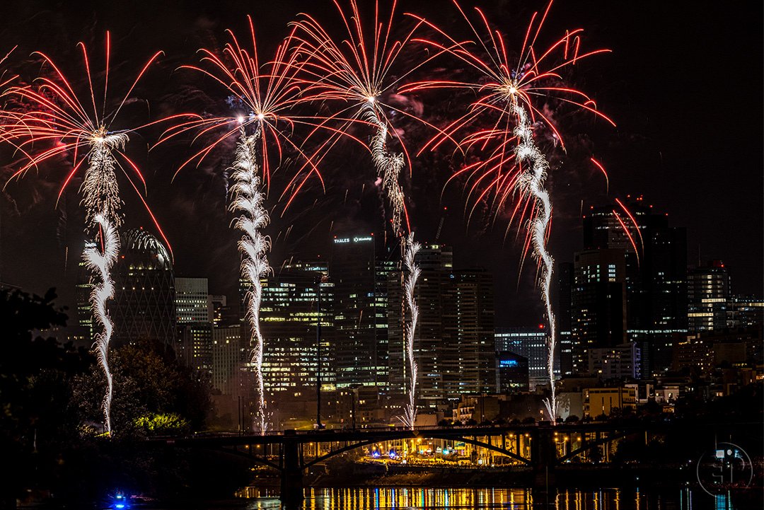 esplanadephoto's tweet photo. Feux d'artifice à Courbevoie et Levallois-Perret 02
#feudartifice
#fireworks
#toureiffel
#eiffeltower
#14juillet
#bastilleday
#fetenationale
#parisjetaime
#iloveparisladefense
#baladesphotographiques
#coursphoto
#atelierphoto
#courbevoie
#levalloisperret
#hautsdeseine https://t.co/cC2GxHSTHb