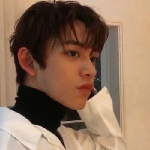 lcsuniverse's tweet photo. baby lucas <3

 #LUCAS #黄旭熙 #루카스 https://t.co/tc3aq2ERJL