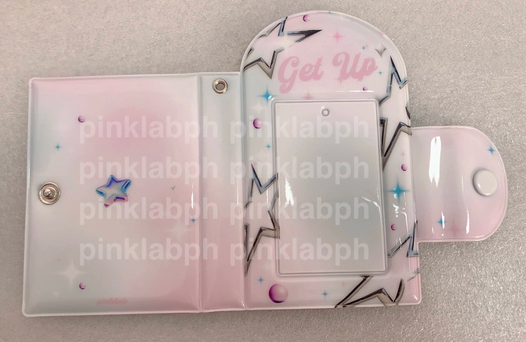 pinklabph's tweet photo. The sample is out! 👀

The pre-order period is still ongoing! grab your slots now before it ends. ⭐️🍀 Check the thread for more photos of the collect book. 

We did not edit the picture that's why it’s a bit dark. https://t.co/pAzhJaI69y