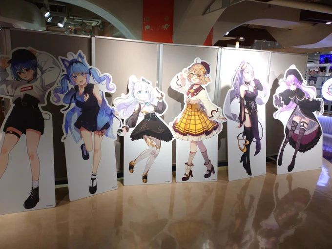 ポップアップストア前のパネルとディスプレイのところ 行った時、ちょうど宗谷さんの君と未来が流れてたよーさいこー #宗谷いちか #ななし夏祭り2023
