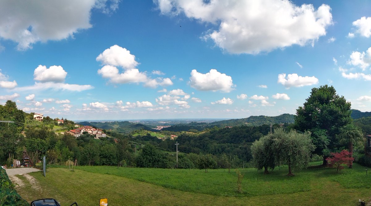 BonatoCesare's tweet photo. Le nuvole sopra la pianura veneta. https://t.co/ibDOlEJaq6