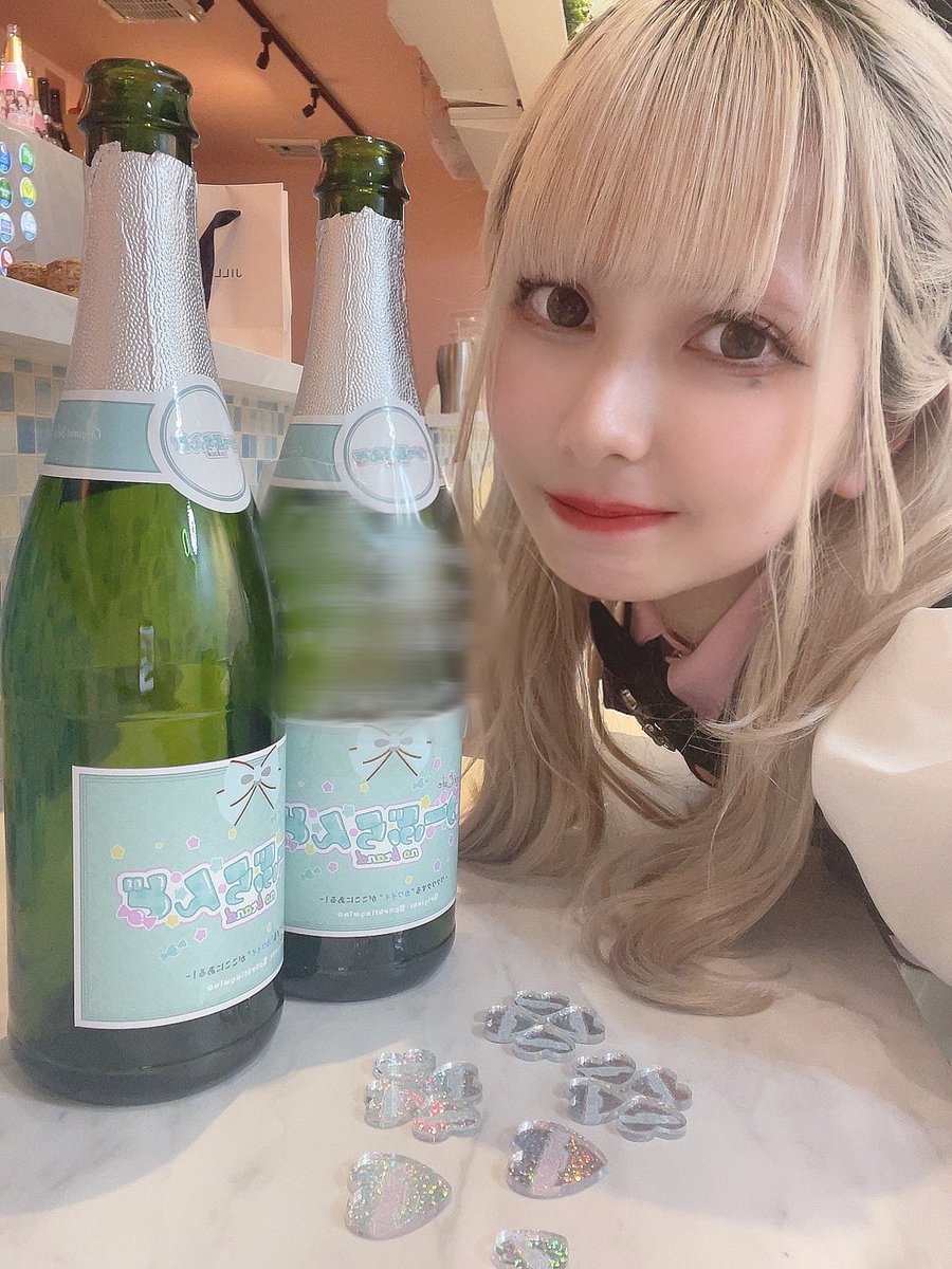 hinanosandayo's tweet photo. 9月16日に入店して7月31日までの318日間、本当にありがとうございました！

楽しかったです！長いけどALT読んでくれたら嬉しいです！

以上、のーぶらんどのひなでした

#のーぶらんど https://t.co/hVha3VVMXX