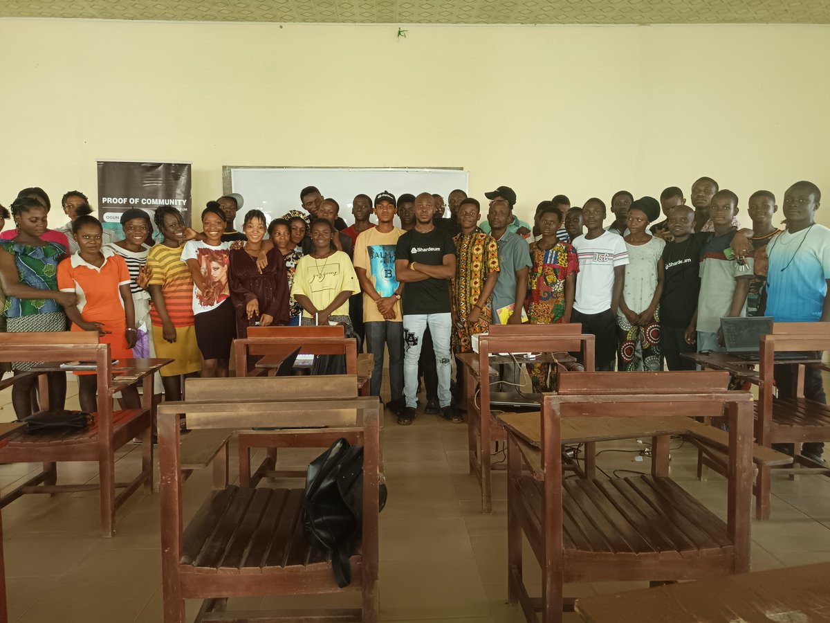 IamWisePrince's tweet photo. Thankful for the success of yet another #ProofOfCommunity event here in Abeokuta ๐ณ๐ฌ
We were able to discuss the Blockchain, Layer 1, EVM and all things @shardeum!
#LetsbuildWeb3 #Shardeum #Web3 https://t.co/6DQ1JWFRXH