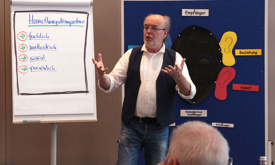 Poko_Institut's tweet photo. Heute zeigen wir euch ein paar Eindrücke aus einem unserer Seminare, welches in der letzten Woche stattfand:
"Fit für den Betriebsratsvorsitz II"

Dieses und ähnliche Seminare findet ihr hier: 👉https://t.co/J7ceQ3Aea8
#Betriebsrat #Seminar #Betriebsratsarbeit https://t.co/doq5sN9lIj