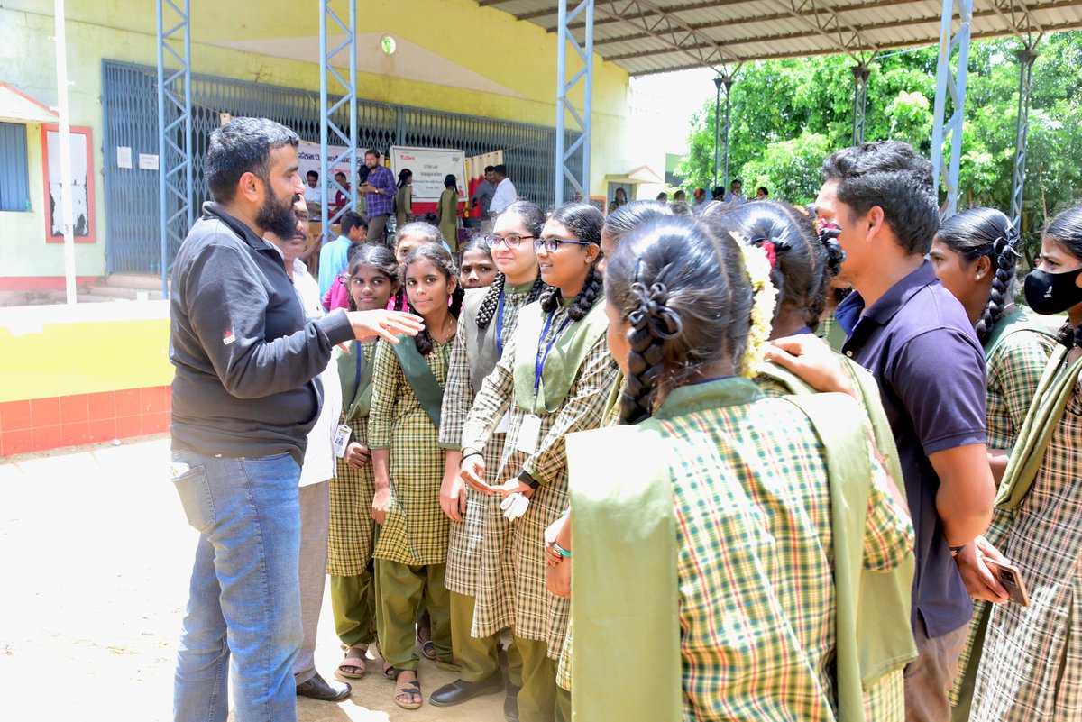 Sabre_India's tweet image. Sabre has partnered with @uwbe to establish #STEMlabs in 6 schools, situated in rural areas of Karnataka, which will benefit over 1600 students. Sriram Gopalswamy inaugurated the labs last week interacted with students, listening to their ideas and thoughts. #CSR #STEM #TWMTH