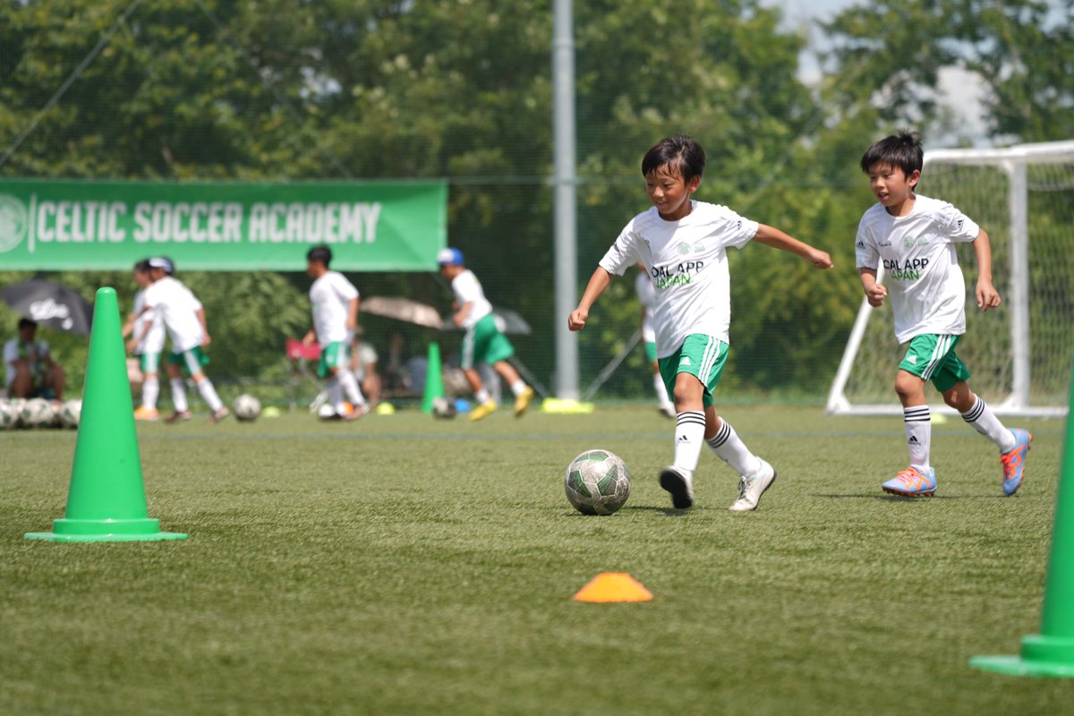 CelticFCJPN's tweet photo. 🍀🇯🇵 神戸でのサッカーキャンプからの写真を数枚！

今回のキャンプでも若く将来が楽しみな才能溢れる子どもたちに出会うことができました！⭐️

残るは岡山と福岡でのキャンプ！🚄 これから待ち受けている新たな出会いにワクワクが止まりません

#CelticFC #GoalAppJapan https://t.co/H14zrxnTX4