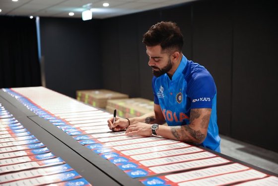 imkevin149's tweet photo. Joe root scores, People start talking about Virat. 
Kane Williamson scores, People start talking about Virat. 
Steve Smith scores, People start talking about Virat. 
Babar Azam scores, People start talking about Virat. 

This is why Virat Kohli is Goat https://t.co/R6I3B8RYDZ
