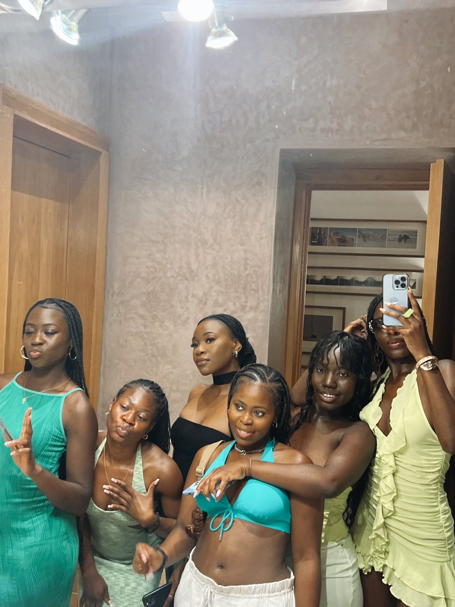 S 🇬🇭 tweet media