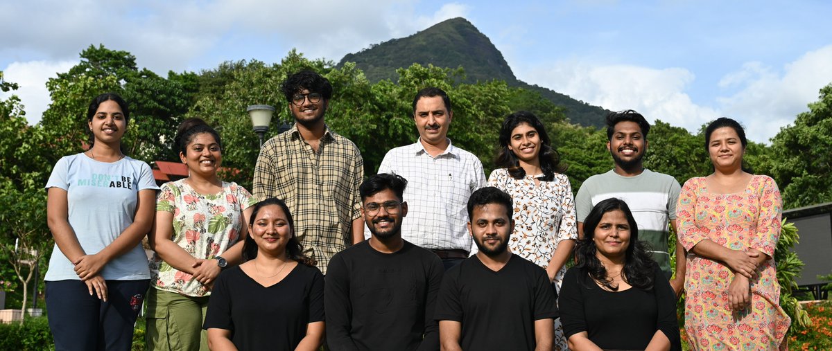 Beginning Varsha 2023 semester with a new group photo!