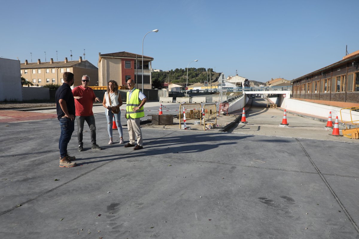 noticiasgob_na's tweet image. Lurralde Kohesioak 185.000 euro bideratuko ditu #Caparroso -ko bi hiriguneak lotzen dituen azpiko pasabidea berritzeko 

👉Bernardo Ciriza kontseilariak eta Carlos Alcuaz alkateak herriko bide-korapilo nagusia birgaitzeko lanak bisitatu dituzte

🔗Info: navarra.es/eu/-/prentsa-o…