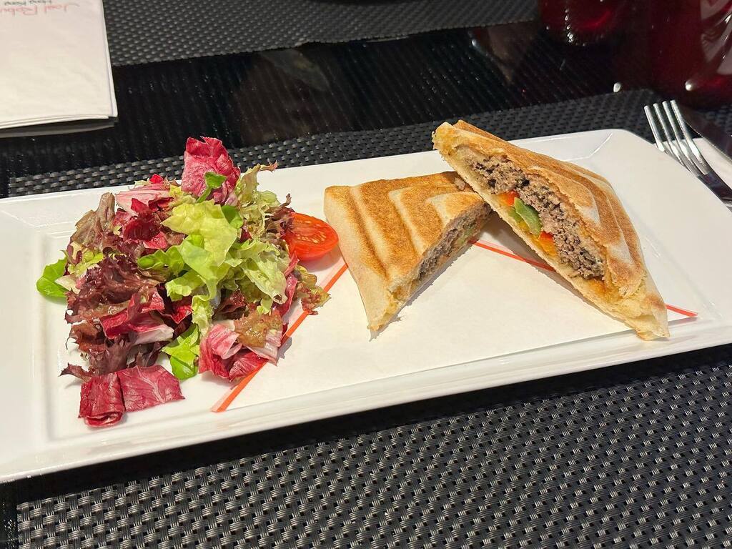 rsun0525's tweet image. #crispytoast #frenchfood #netde #igdelaware #foodporn #instafood #foodstagram #foodgasm #yummy #delicious #letsguide #followme #hongkong @joelrobuchon_hk instagr.am/p/CvZMPsxudkW/