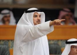 tookshook's tweet photo. حمدان العازمي يدافع عن تعديله على (مفوضية الانتخابات) بإضافة من يسب الصحابة الى المحرومين من الترشح.
•المجلس يرفض المقترح بموافقة 23 نائبا فقط من اصل الحضور 57 عضوا والحكومة ضمن من رفضوا التعديل 
•العازمي للحكومة :ليش ما تصوتون على اضافة الصحابة .. انتو مو مسلمين.
#مجلس_الأمة https://t.co/3BJFPpAbNn