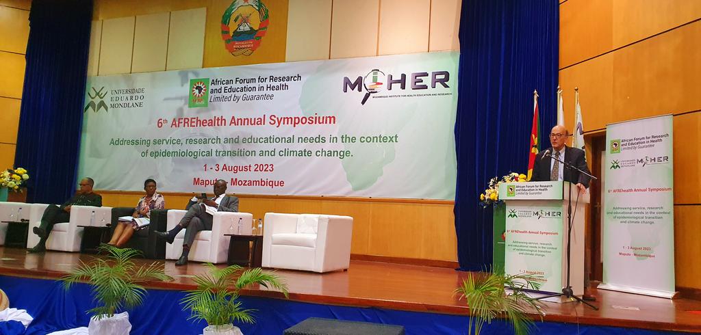 🌍 Excited for the Opening Plenary at #AFREhealthMaputo, where Dr. Roger Glass, Former Director of @Fogarty_NIH, will inspire us with his personal reflections on Global Health! Join the @afrehealthorg symposium 2023 for insightful updates! 📚👩‍⚕️