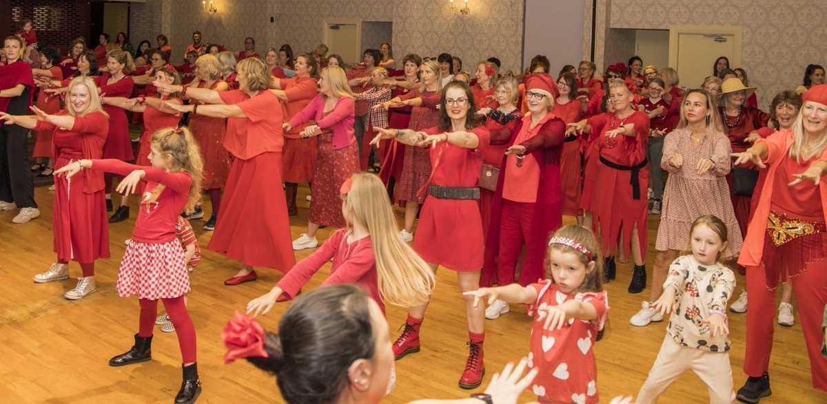 iascaigh's tweet photo. “I wanted all to sparkle and dance in a glorious jubilee.”   - Emily Brontë, Wuthering Heights. Reader, we  did!  The Most Wuthering Heights Day Ever in Cahir  with around 200 people dancing their hearts out.
#WutheringCahir #WutheringHeightsDay #tmwhde #strongwomen https://t.co/1Kp0PXMhUK