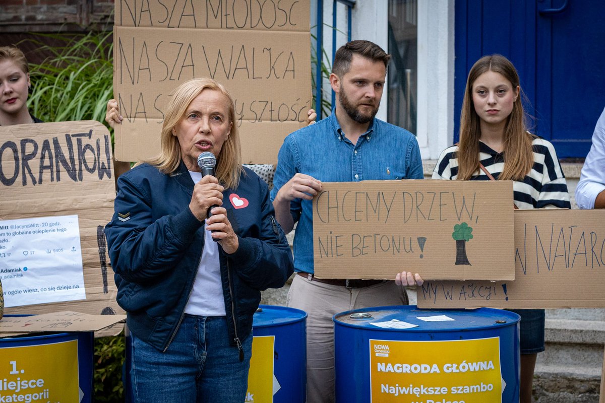 ulapanka's tweet photo. Na wczorajszym #strajkklimatyczny w #Szczecin wspierałam @NowaGeneracjaRP w
 #Walce o Ich  #Przyszłość @Platforma_org https://t.co/ceB9Rkf9Nu