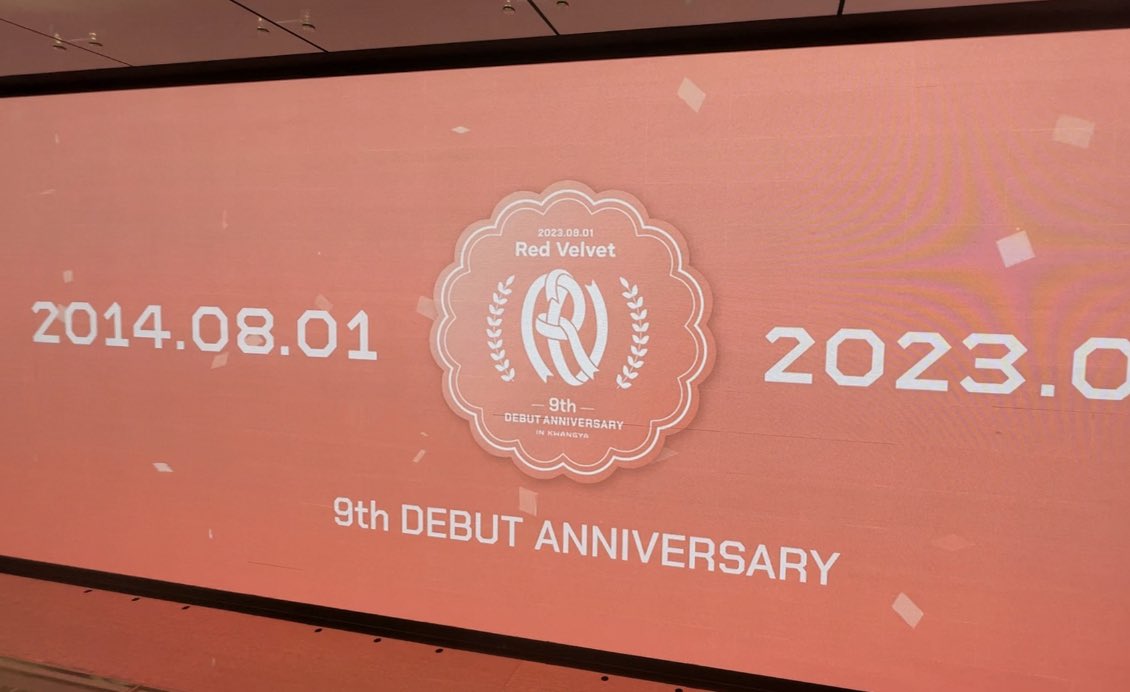 everyyeriworld's tweet photo. #9thwithRedVelvet #KWANGYA_SEOUL HAPPY 9TH ANNIV RV I LOVE YOUUUU https://t.co/rFIZUmvLki