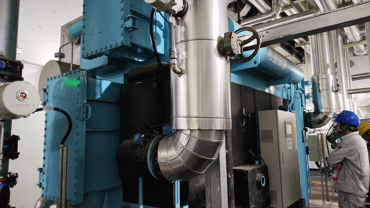 Alicia9961206's tweet photo. #HopeDeepblue Typical project reference.
During #cooling season, our service team start project patrol to different cities for maintenance. The following 2 unit #Steam #AbsorptionChiller are installed in a #PowerPlant to provide #cooling for electric room and #AC.#VaporAbsorption https://t.co/8tT5GByzDl