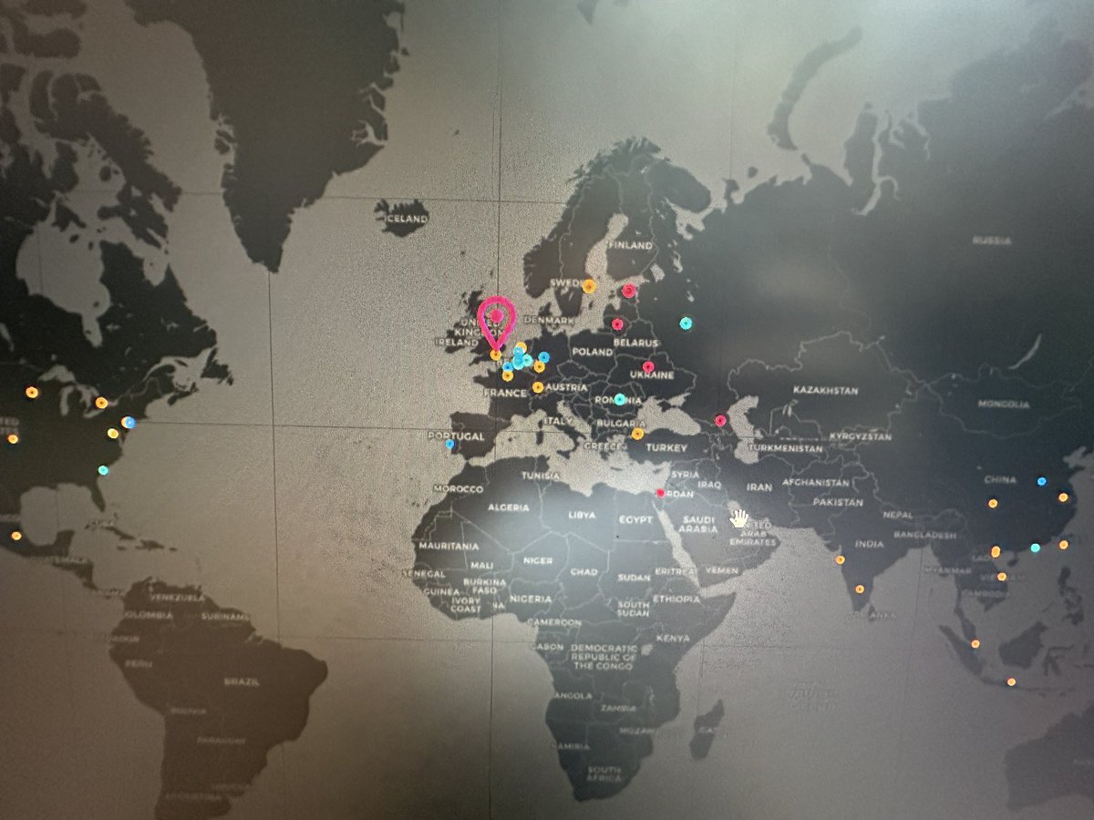 mRr3b00t tweet media