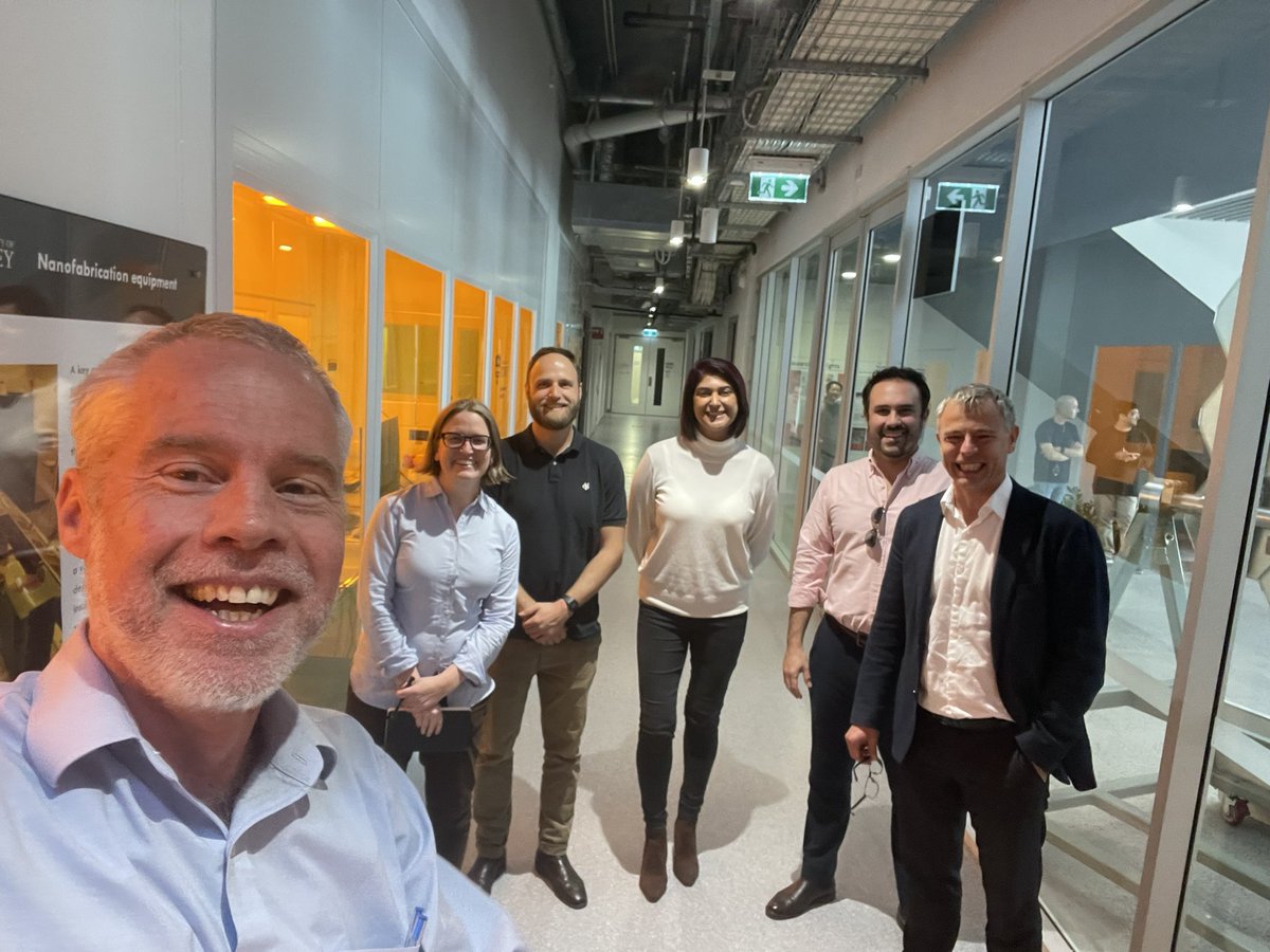 ProfBenEggleton's tweet photo. Great to host the @Sydney_Uni Dean of Science, Prof Marcel Dinger and Head of School of Physics @sydney_physics, Prof Tara Murphy @taraxmurphy at the @EggletonLab in @SydneyNano - showcasing #smart_sensing #photonic_radar @NSWsensing with @AlvaroCasasB @HarjitRana #tomonori_hu https://t.co/2NwWeK6nFE