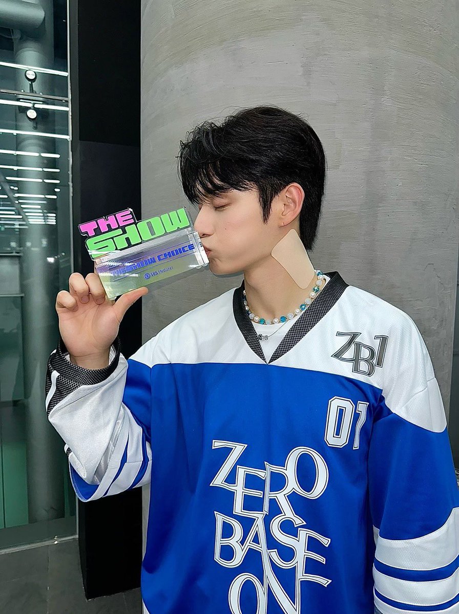 JllWOONG's tweet photo. I am recalling the first stage of mine in The Show until now I have secured its valuable throne inside my grip. Merit shall be the word that fits for the lads' strives to reach the level were incomparably top-notch. https://t.co/4AELPV7q5J