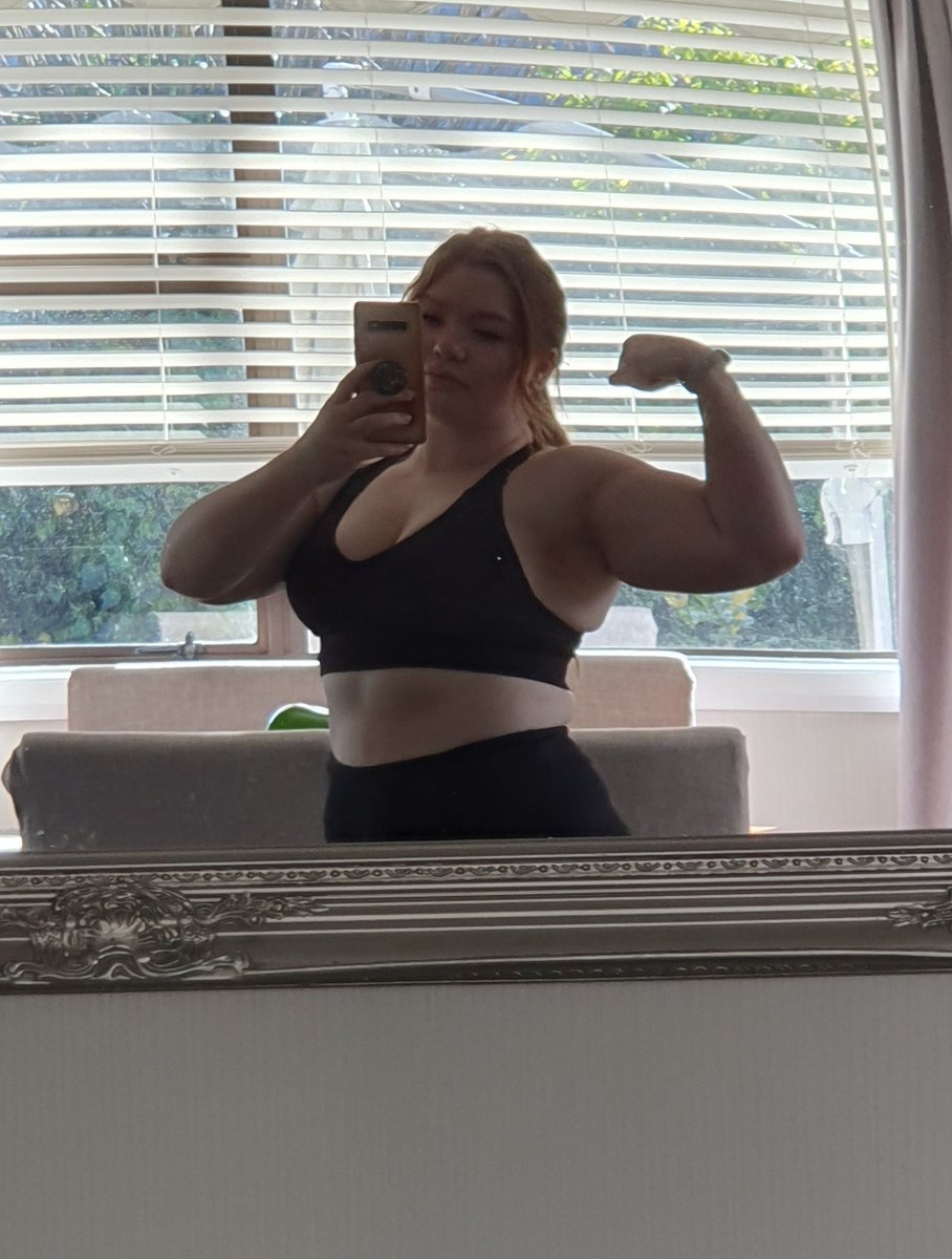Annerlyse's tweet photo. I've been MIA heading to the muscle show. Trying to get to muscle mommy status https://t.co/ewhiWsn1JX