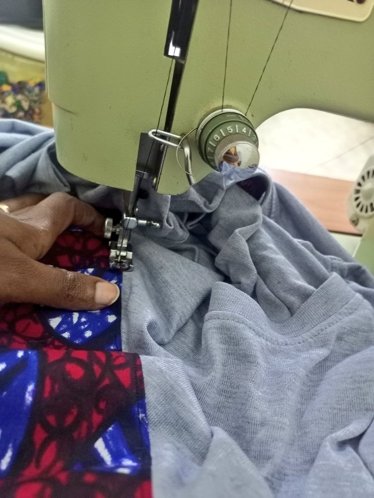 leah_store's tweet photo. We are always ready to serve you. 
Visit us today at our store along Kisaasi Kyanja Rd. 
Call us on +256782240710 
#LeahFashionStore #fashion #africanfashion #kitenge #tshirts https://t.co/3HSurHikCO
