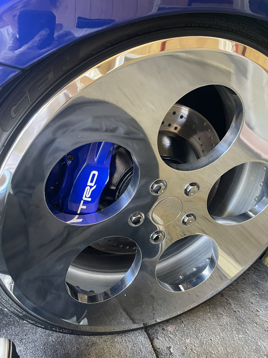 scion501's tweet image. ・何のホイールかあまり知られていない点
・この世の中に数セットしか存在しない（もう製作不可）点
・ビレットホイールな点
・パッと見、鍛造1Pに見えるが、よく見ると…な点

 #ホイールの好きな所教えて
 #sciontc    
 #サイオンtc