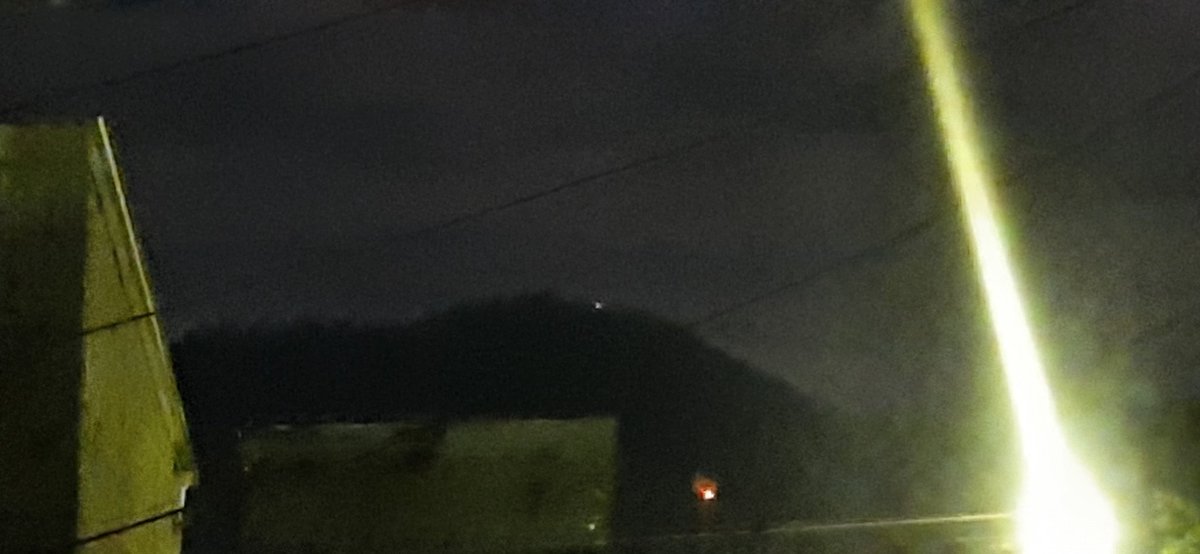Extrañas luces en cerro san jacinto #sansalvador #sanjacinto #OVNIS #luces si alguien mas las ve en este momento tome fotos y video