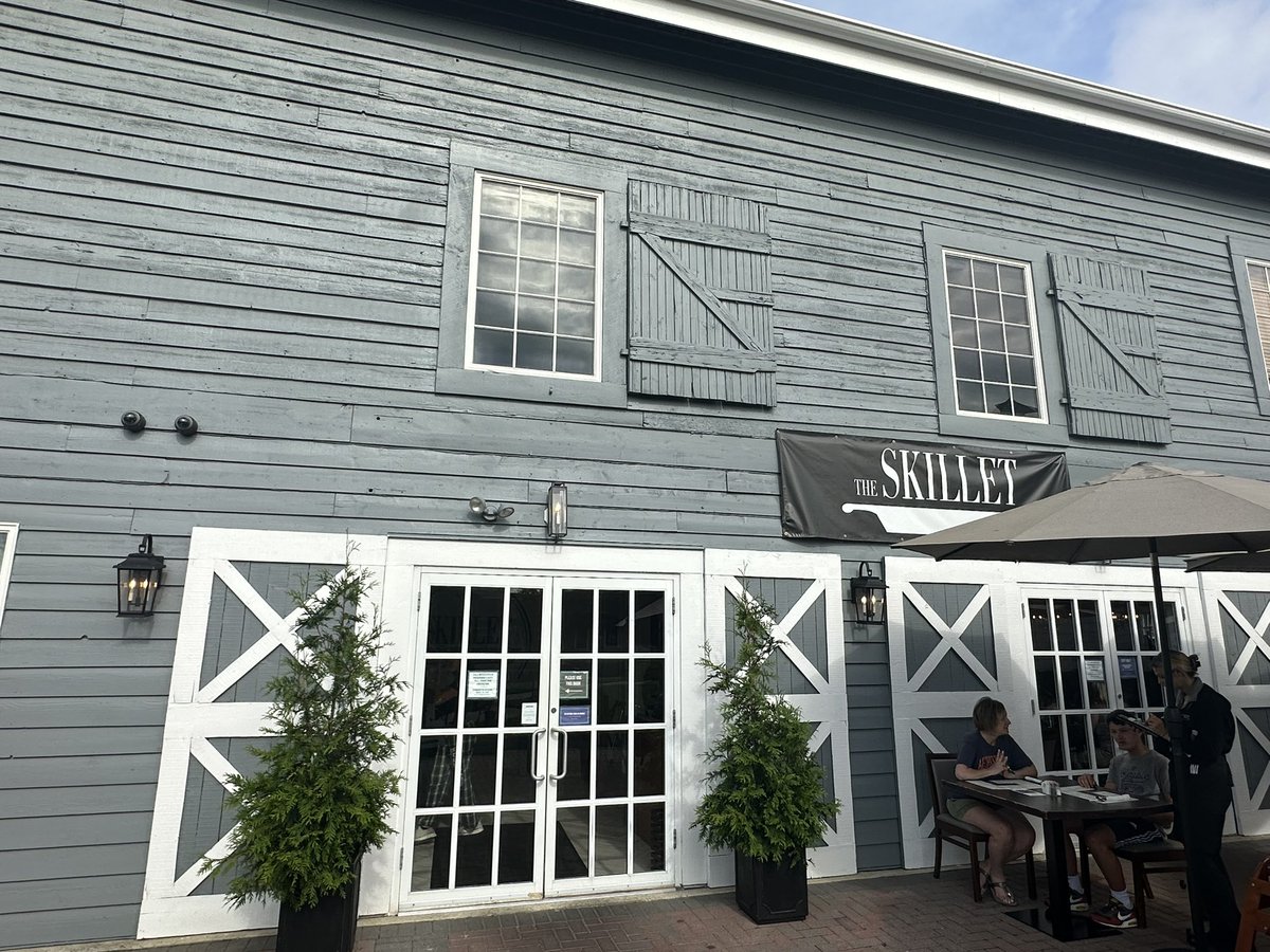 5starcafeFHS's tweet image. Today’s Culinary Internship Feature: Justin B. hired by The Skillet 🍳 in Freehold is food running &amp;amp; bussing. Working closely with the manager, Justin is learning front of the house operations; seating, time management, and the coffee bar. #WBL #FRHSD #Internship #CTE #FHS