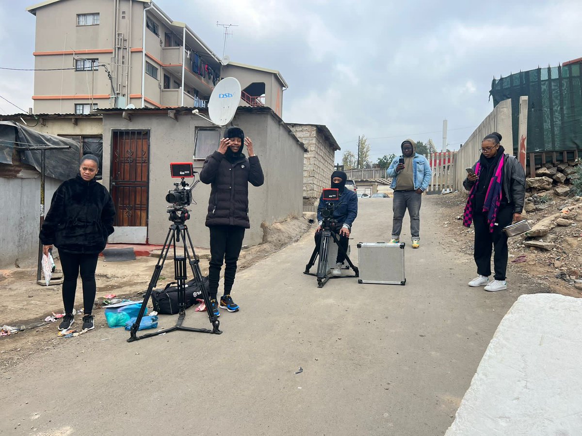 Mirror_Effect_'s tweet photo. Going Strong Season 3!!!!! Let's Go!!!! #teamwork #goingstrong #season3 #mirroreffect #doumentary #television #sabc https://t.co/Fxn8hNjhL2