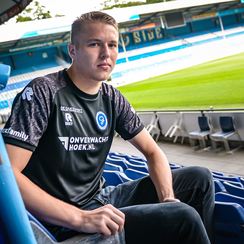 DeGraafschap's tweet photo. 𝗡𝗶𝗲𝘂𝘄𝗲 𝗱𝗼𝗲𝗹𝗺𝗮𝗻!

De Graafschap versterkt zich met doelman Thijs Jansen, die op huurbasis overkomt van Feyenoord 💪

Welkom, Thijs en D'RAN! 🔵⚪

#SamenDRAN #VeurAltied #DG70jaar