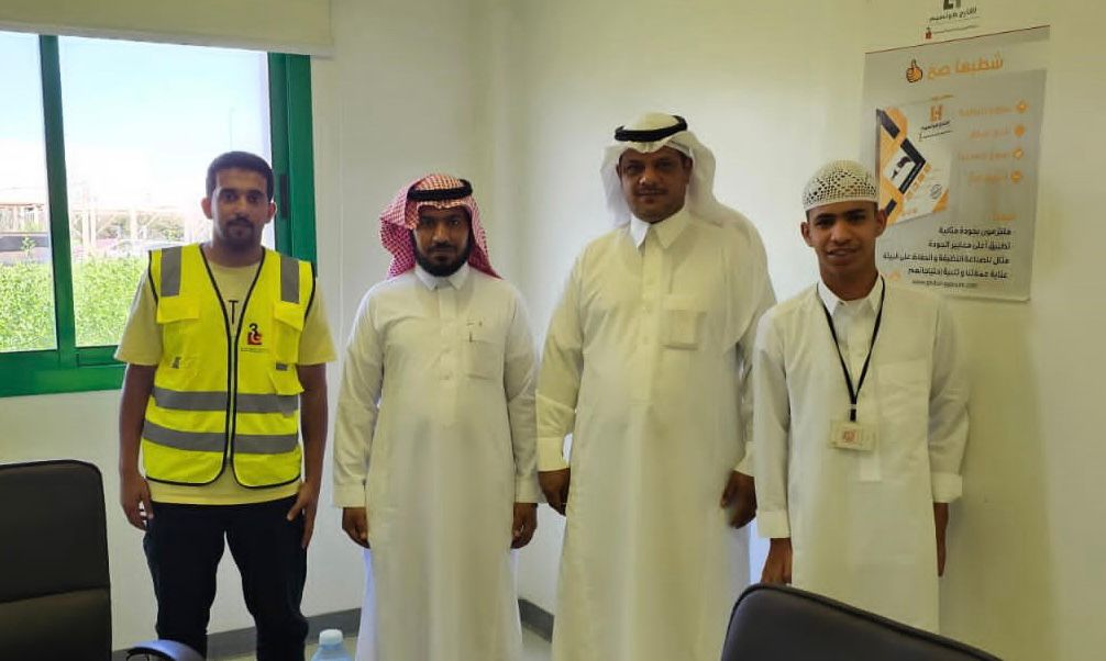 almstwda's tweet photo. وقع مدير فرع الجمعية بينبع النخل يوم الاثنين ١٣ / ١ / ١٤٤٥ هـ عقد شراكة مجتمعية مع شركة الجبس العالمية المحدودة بينبع الصناعية لتحقيق التعاون والتكامل وتوظيف أبناء الأسر المسجلة في الفرع https://t.co/4CNt2kdljn